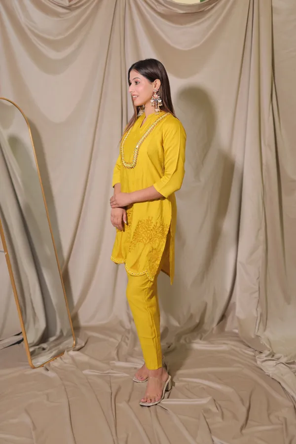 Sunflower_Festive_Co_Ord_Set_Silk