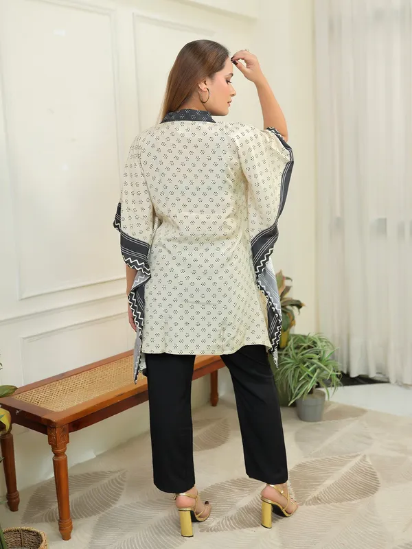 White_Black_Kaftan_Set_White_Muslin