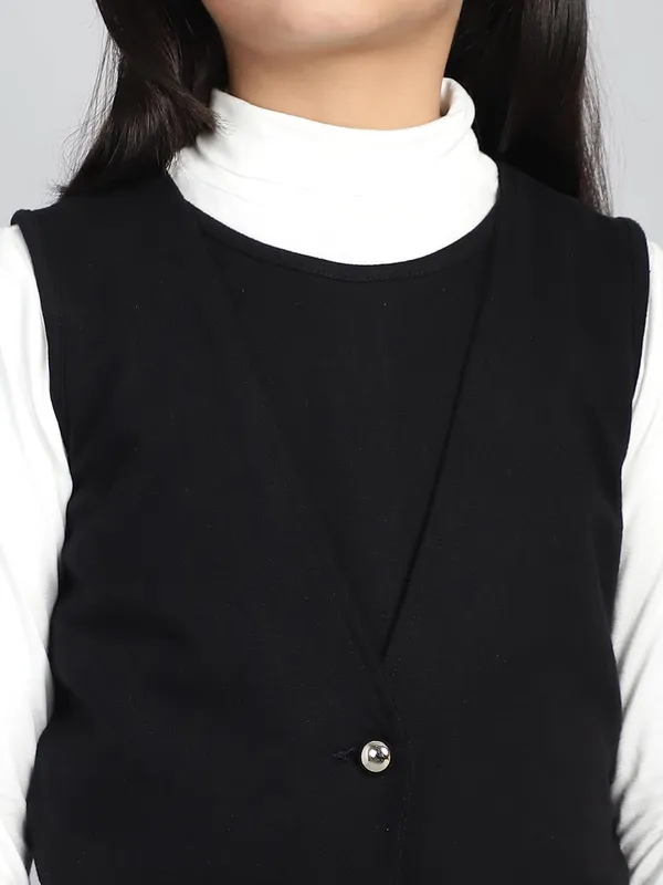 Black_Cotton_Solid_Jumpsuit_For_Kids