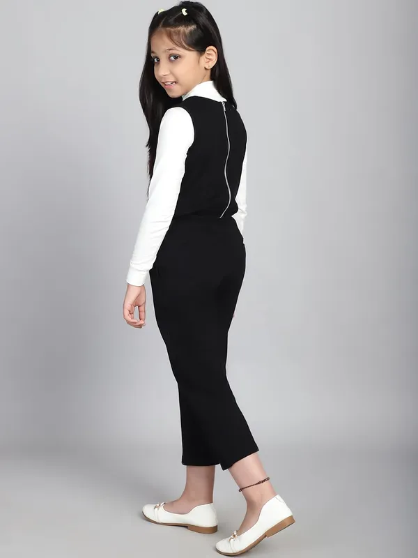 Black_Cotton_Solid_Jumpsuit_For_Kids
