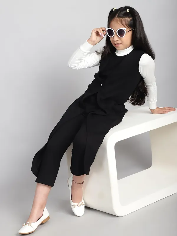 Black_Cotton_Solid_Jumpsuit_For_Kids