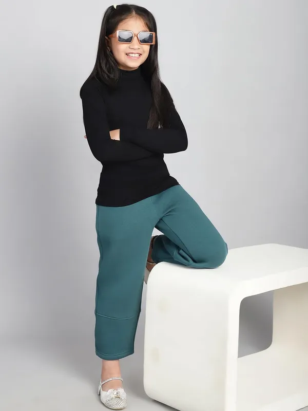 Black_Rayon_Solid_T-Shirt_For_Kids