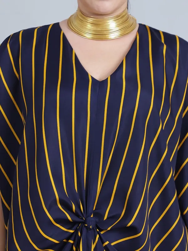 Navy_Blue_Polyester_Striped_Kaftan_For_Women