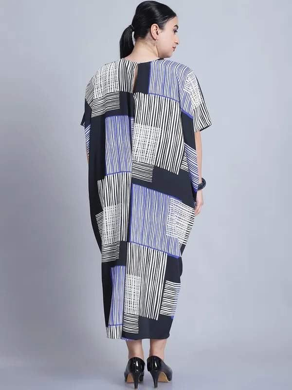 Blue_Polyester_Solid_Kaftan_For_Women