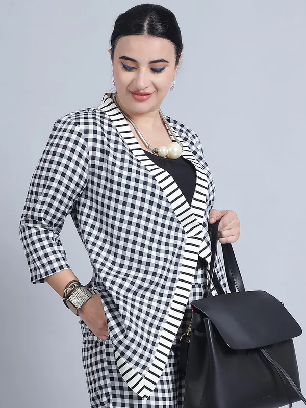 White_Polyester_Checkered_Clothing_Set_For_Women