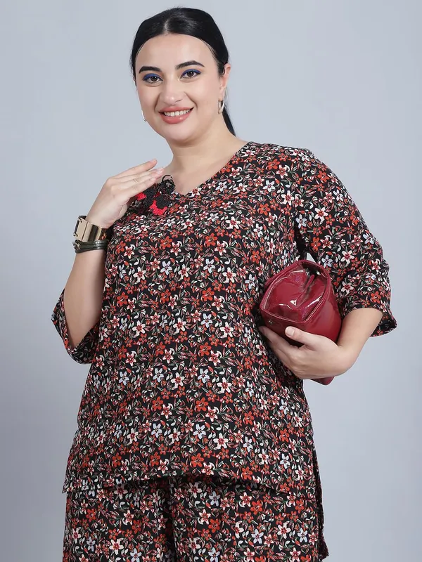 Red_Polyester_Floral_Clothing_Set_For_Women