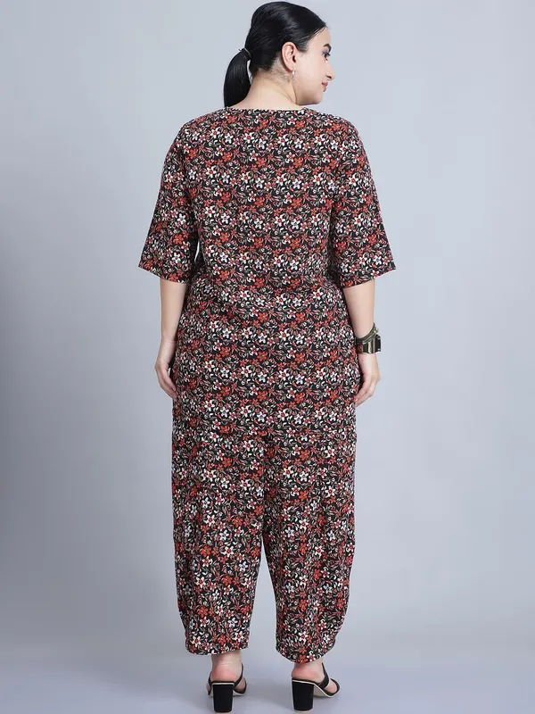 Red_Polyester_Floral_Clothing_Set_For_Women