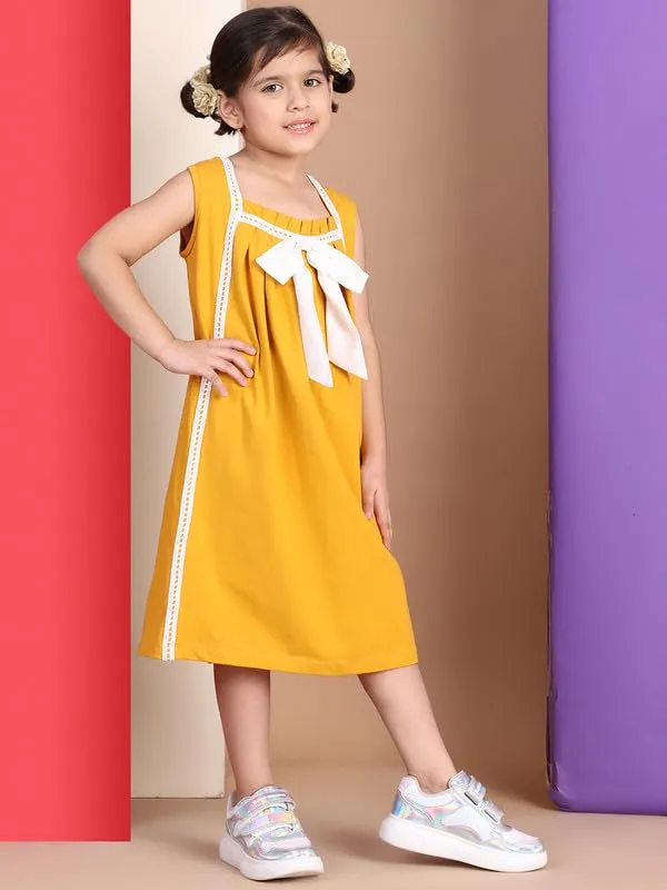 Yellow_Cotton_Blend_Printed_Dress_For_Kids