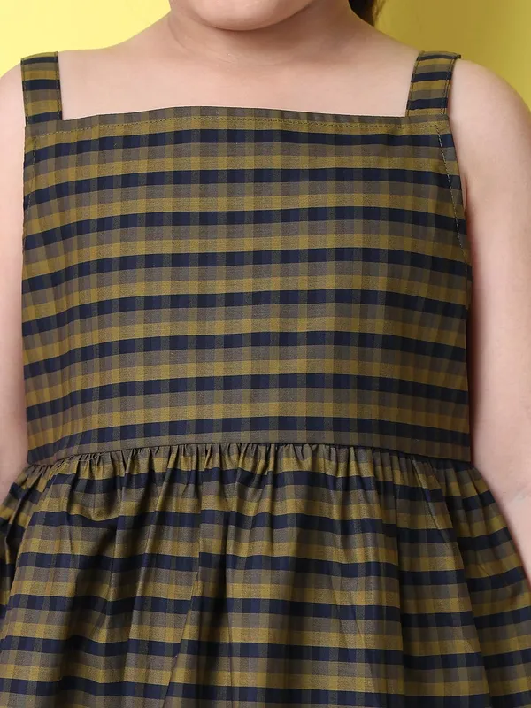 Olive_Cotton_Checkered_Clothing_Set_For_Kids
