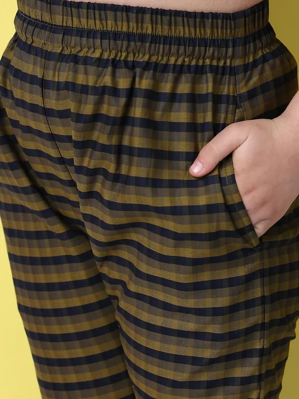Olive_Cotton_Checkered_Clothing_Set_For_Kids