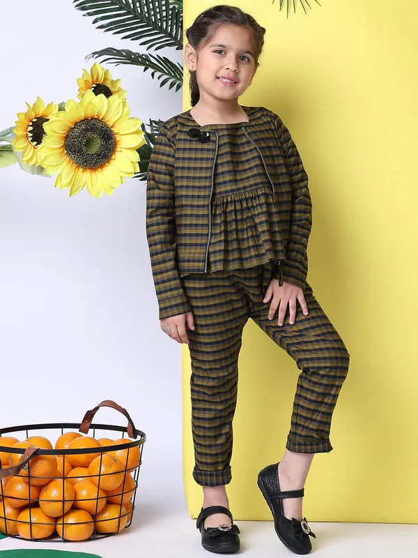 Olive_Cotton_Checkered_Clothing_Set_For_Kids