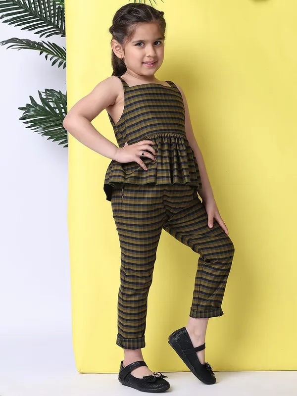 Olive_Cotton_Checkered_Clothing_Set_For_Kids