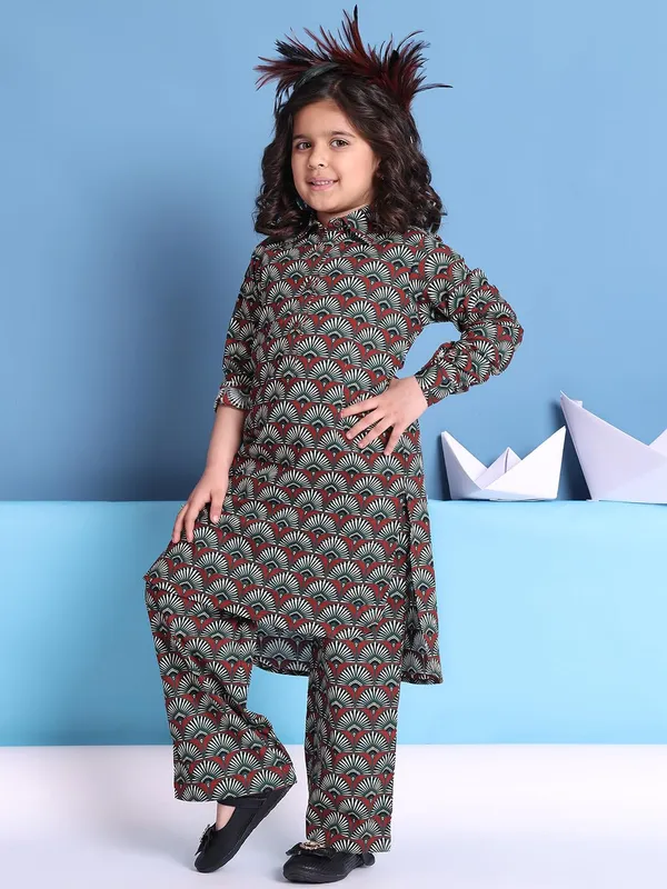 Multicolour_Rayon_Floral_Clothing_Set_For_Kids