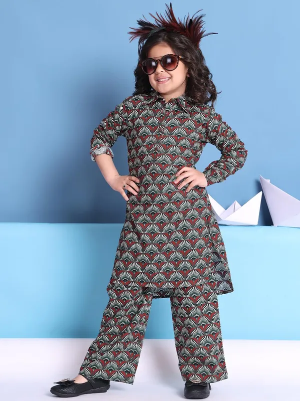 Multicolour_Rayon_Floral_Clothing_Set_For_Kids