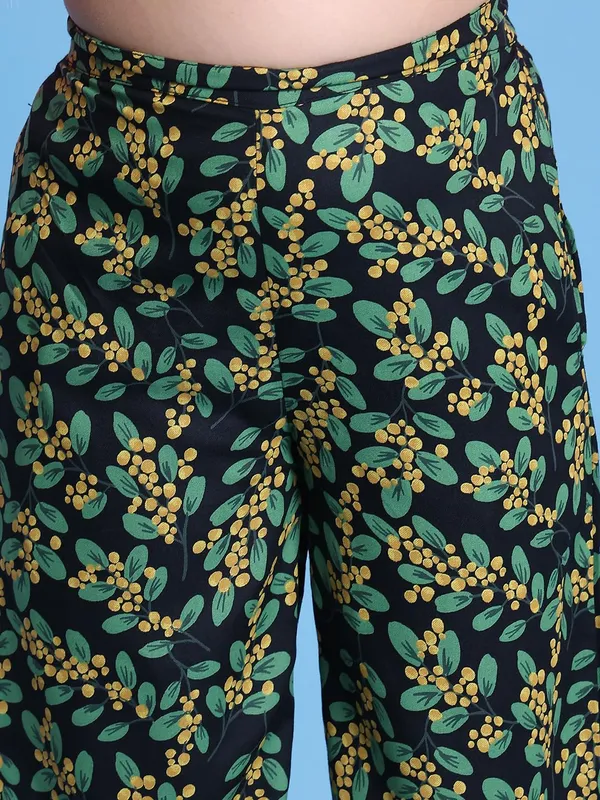 Green_Rayon_Floral_Clothing_Set_For_Kids