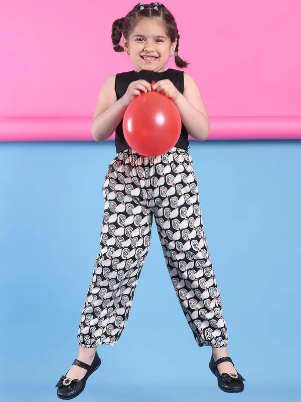 Black_Cotton_Blend_Cartoon_Clothing_Set_For_Kids