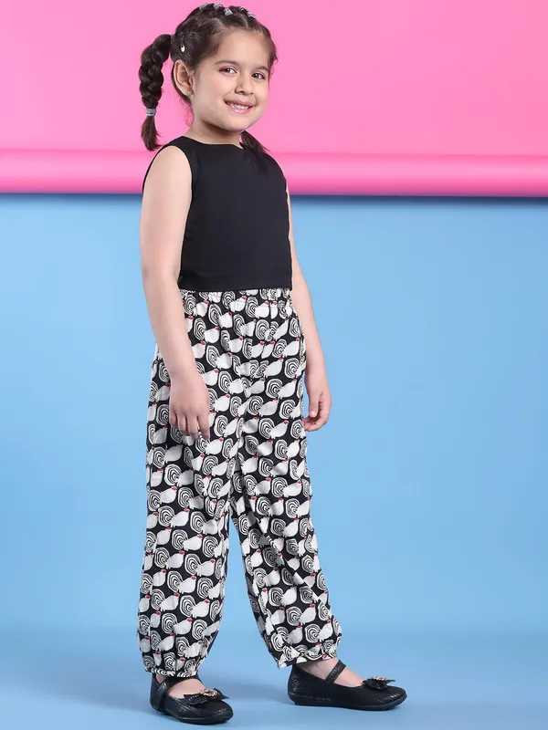 Black_Cotton_Blend_Cartoon_Clothing_Set_For_Kids