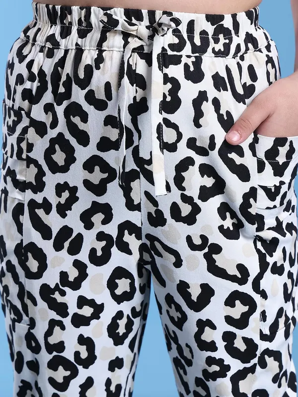 Black_And_White_Cotton_Blend_Cartoon_Clothing_Set_For_Kids