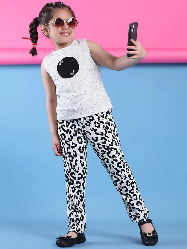 Black_And_White_Cotton_Blend_Cartoon_Clothing_Set_For_Kids
