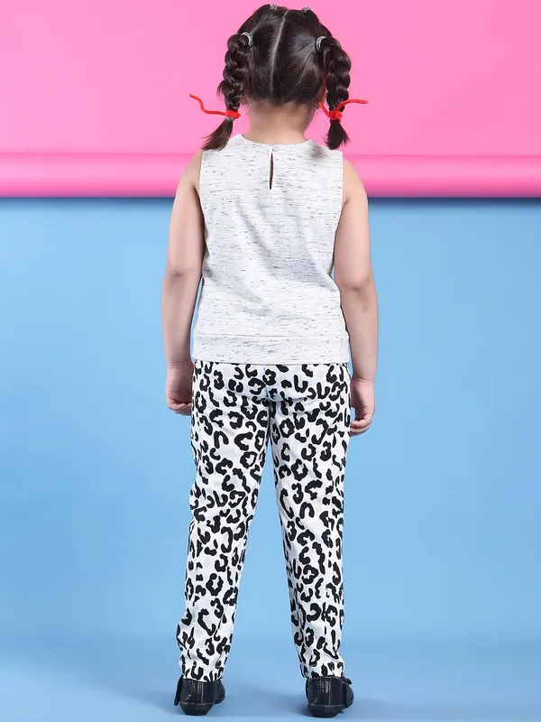 Black_And_White_Cotton_Blend_Cartoon_Clothing_Set_For_Kids