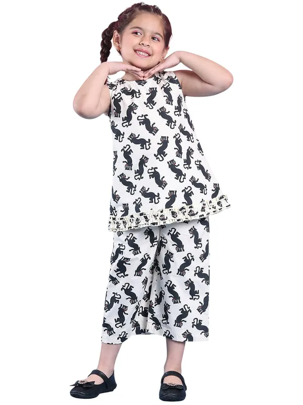 White_Rayon_Floral_Clothing_Set_For_Kids