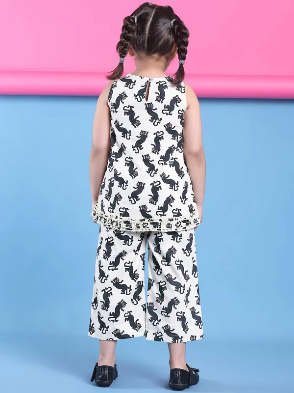White_Rayon_Floral_Clothing_Set_For_Kids
