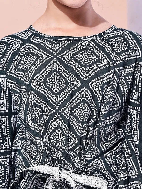 Black_&_White_Polyester_Clothing_Set_For_Girls
