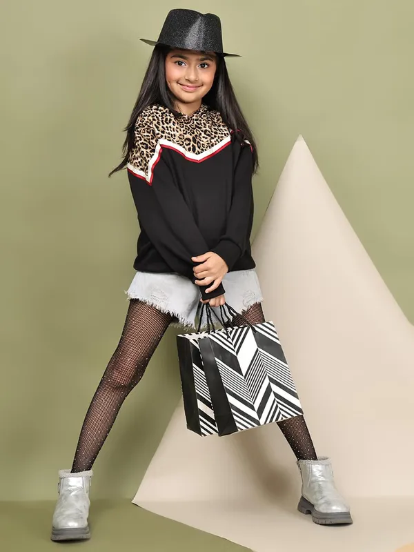 Black_Fleece_Solid_Sweatshirt_For_Kids