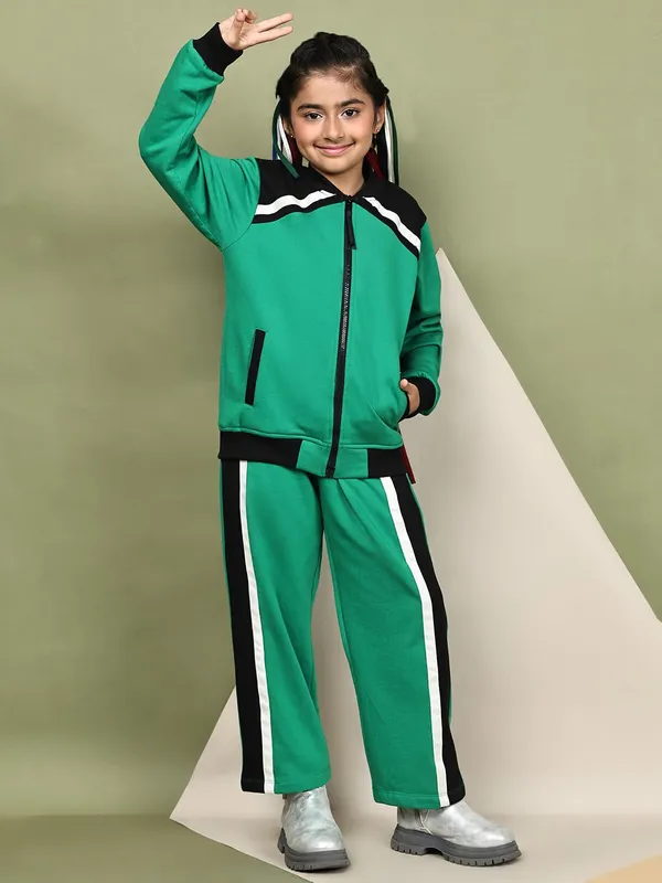 Green_Cotton_Blend_Solid_Clothing_Set_For_Kids