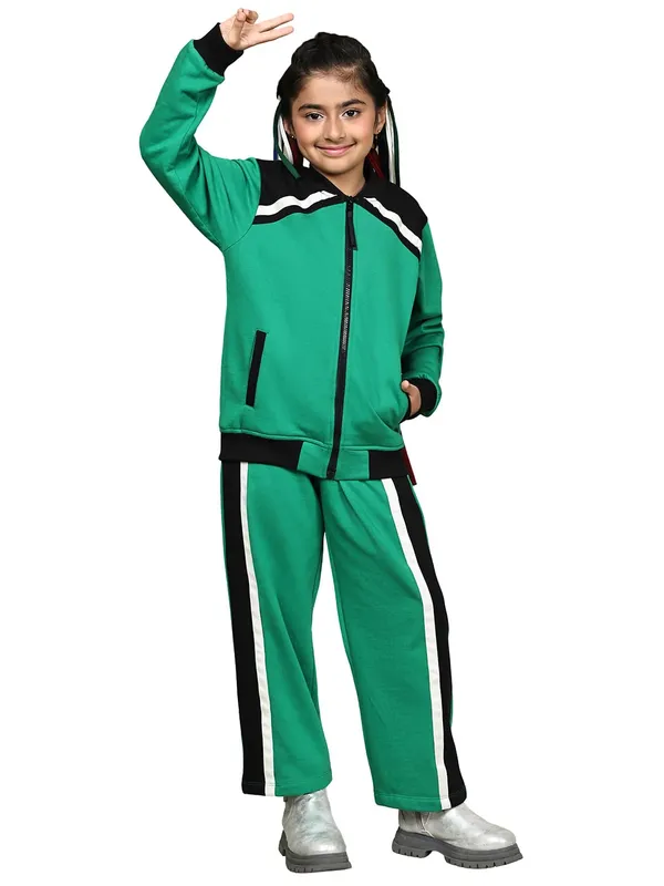 Green_Cotton_Blend_Solid_Clothing_Set_For_Kids