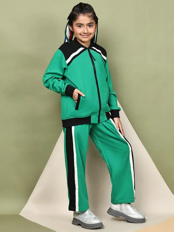 Green_Cotton_Blend_Solid_Clothing_Set_For_Kids