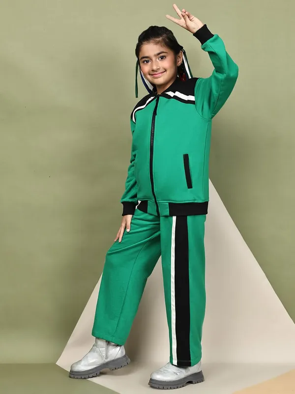 Green_Cotton_Blend_Solid_Clothing_Set_For_Kids