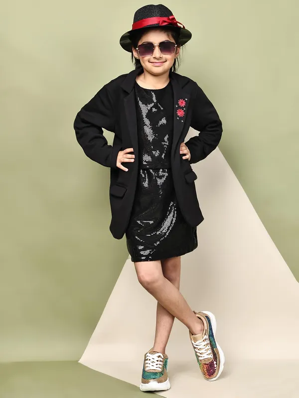 Black_Fleece_Solid_Jacket_For_Kids