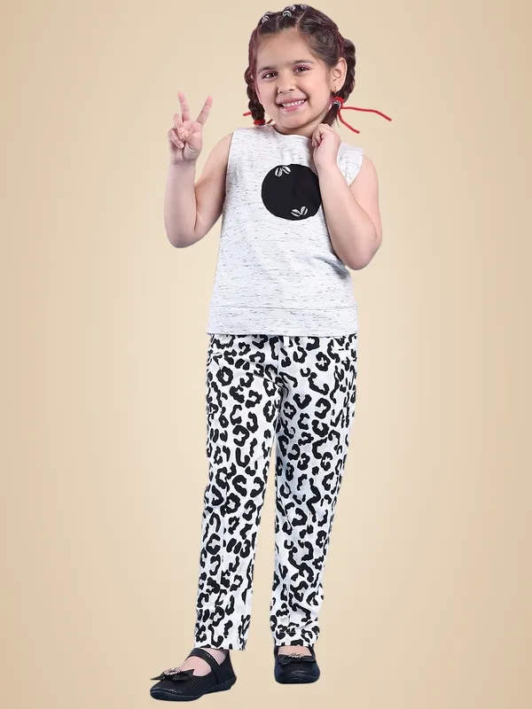 Black_And_White_Cotton_Blend_Cartoon_Clothing_Set_For_Kids