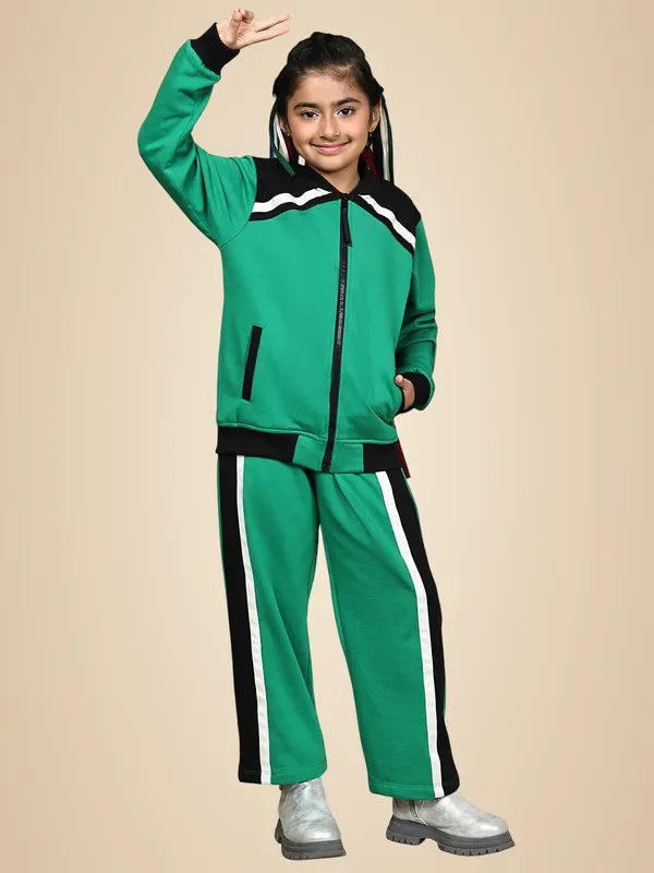 Green_Cotton_Blend_Solid_Clothing_Set_For_Kids