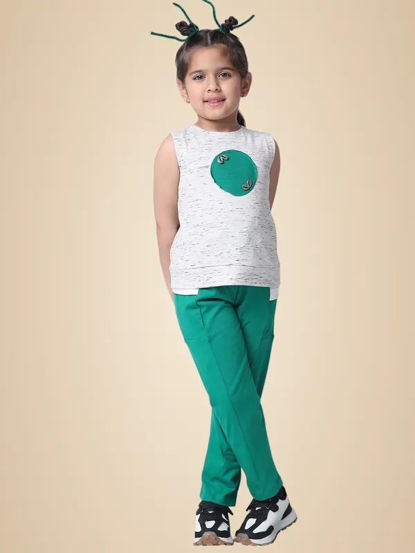 Green_Cotton_Solid_Clothing_Set_For_Kids