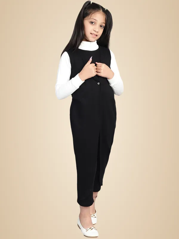 Black_Cotton_Solid_Jumpsuit_For_Kids