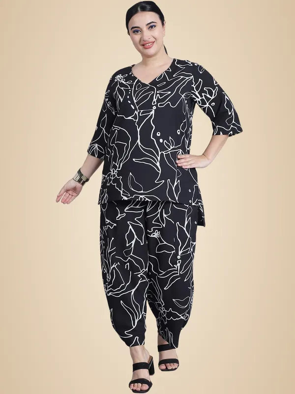 Black_Polyester_Clothing_Set_For_Women