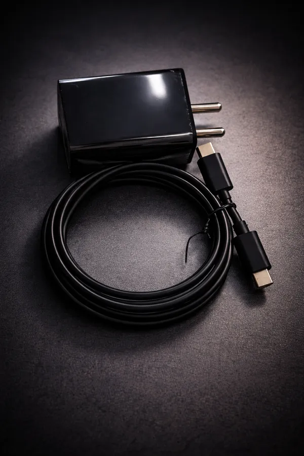 Black_Hdmi_Cable_With_Wall_Charger_Adapter_-_High-Speed_Connectivity_Set