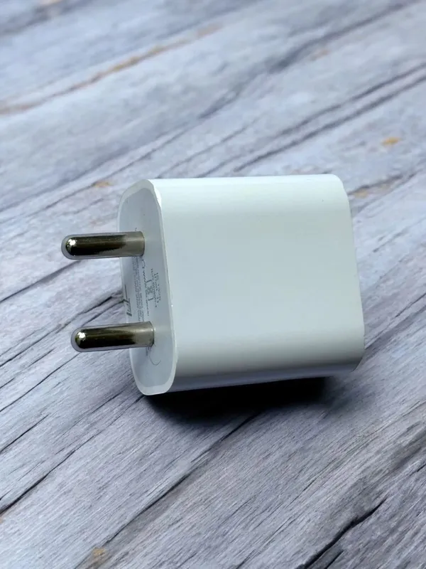20W_Pd_Charger_-_Fast_Charging_Wall_Adapter_With_Type-C_Port_(Model_Pd-20)