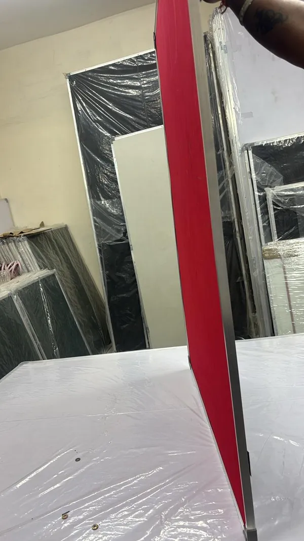 Red_Notice_Board_With_Aluminum_Frame_-_Pinboard_Display_Panel_60_×_90_Cm