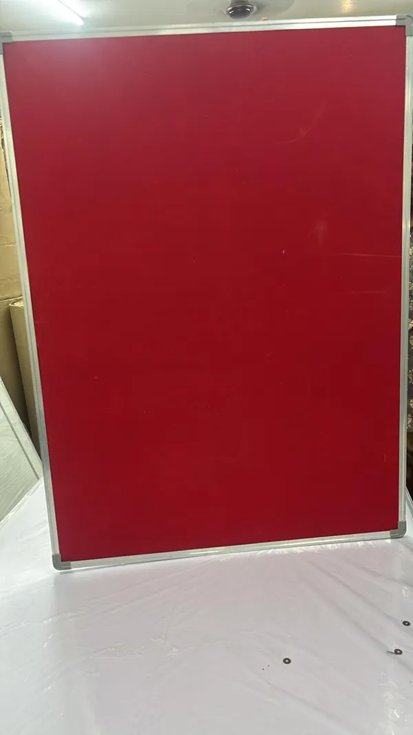 Red_Notice_Board_With_Aluminum_Frame_-_Pinboard_Display_Panel_60_×_90_Cm