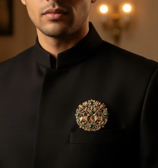 Golden_Royal_Twin_Nandi_And_Floral_Medallion_|_Antique_Gold_And_Emerald_Brooch