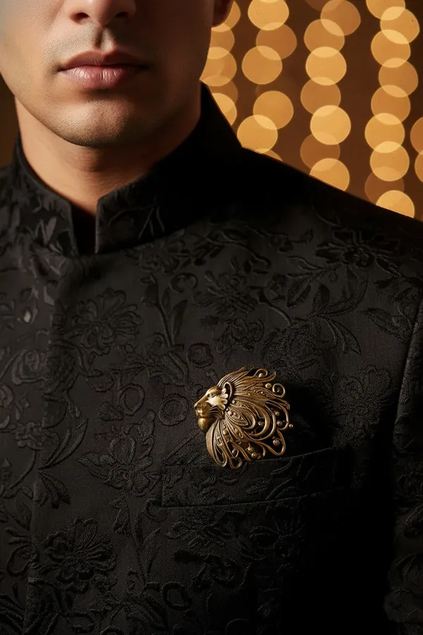 Golden_Royal_Lion_Head_Profile_Brooch_|_Antique_Gold_Lapel_Pin