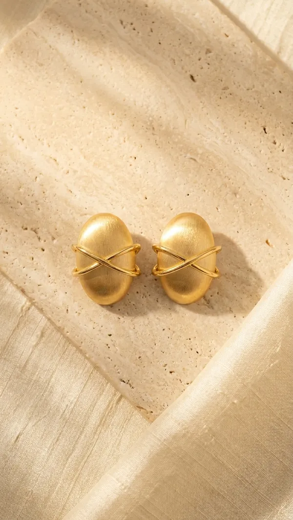 Gilded_Eclipse_Studs