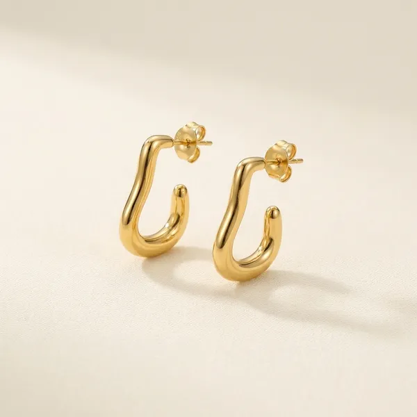 Gold-Toned_Wavy_Heart_Hoop_Earrings_For_Women