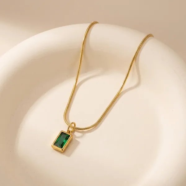 Gold-Toned_Emerald_Green_Stone_Pendant_Necklace_With_Snake_Chain_For_Women