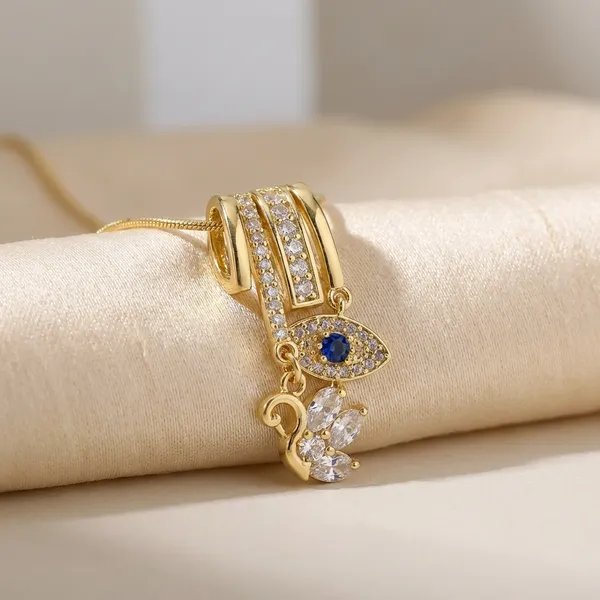 Gold-Tone_Sparkling_Panda_Pendant_Necklace_With_Crystal_Detailing_For_Women