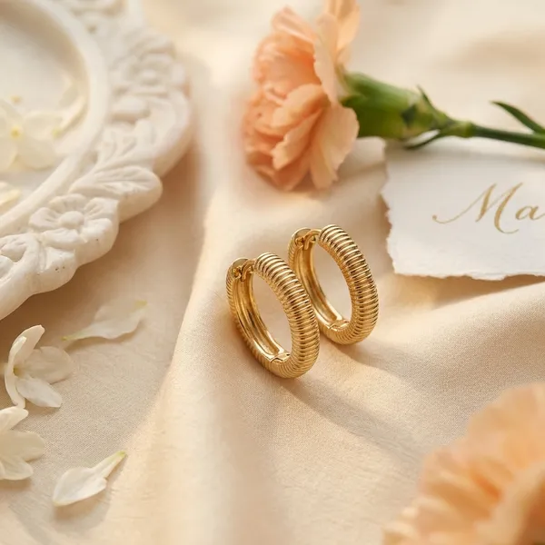 Aura_jewels_Parisian_Ribbed_Gold_Hoops