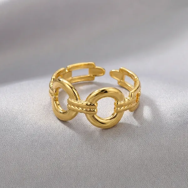 Golden_Chain_Link_Ring_With_White_Beaded_Bracelet_For_Women